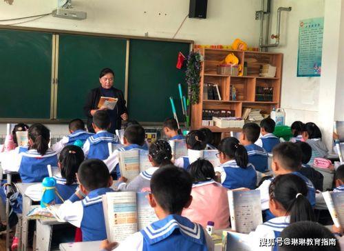 上课传纸条吃瓜娱乐,揭秘学生们的“吃瓜”娱乐时光